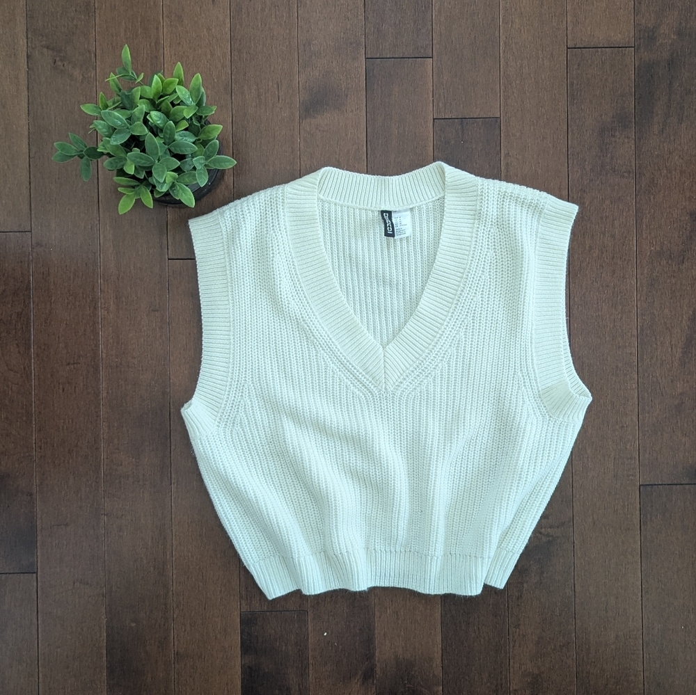 4/$25 H&M NEUTRAL KNIT SWEATER VEST
